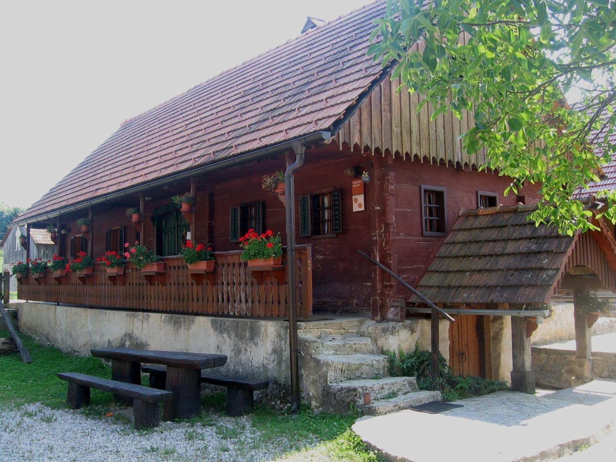 فيلا Tourist Farm Pri Martinovih Krška Vas المظهر الخارجي الصورة